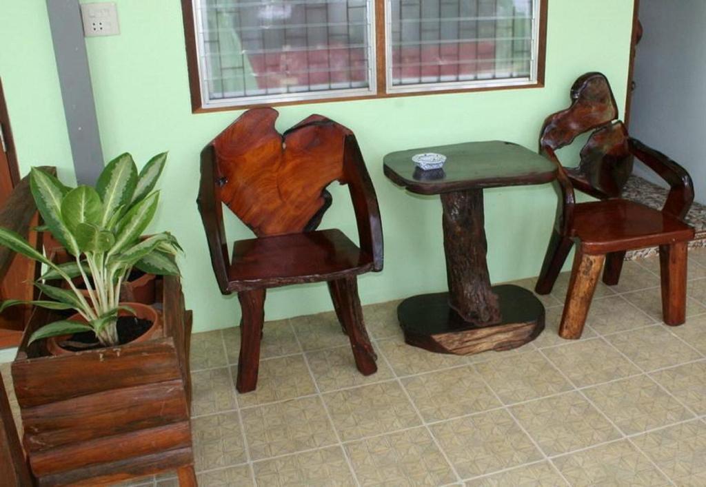 Pongphen Guesthouse - Sha Plus Certified Kanchanaburi by Rom bilde