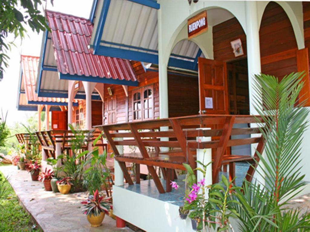 Pongphen Guesthouse - Sha Plus Certified Kanchanaburi by Rom bilde